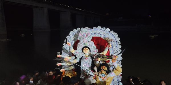 रामानुजगंज में भक्तिमय माहौल के बीच मां दुर्गा की प्रतिमाओं का विसर्जन
