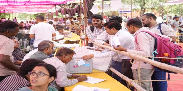 पंचायत चुनाव के पहले चरण की तैयारी पूरी: 797 मतदान केंद्रों के लिए दल रवाना