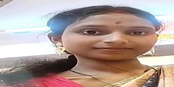 सड़क दुर्घटना में विवाहिता की मौत