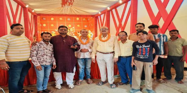 भारतीय एकता कमेटी ने नवयुवक संघ दुर्गा पूजा समिति के सदस्यों को किया सम्मानित