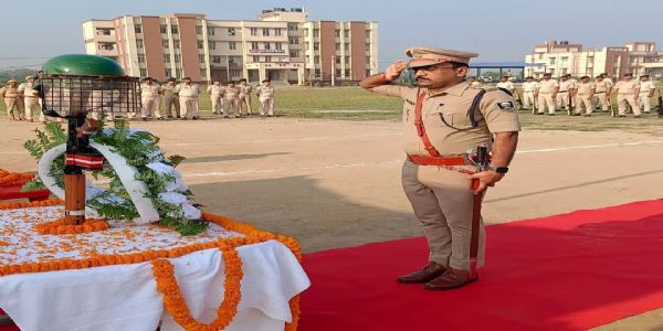 पुलिस केंद्र में पुलिस संस्मरण दिवस पर शहीद जवानों को दी गई श्रद्धांजलि