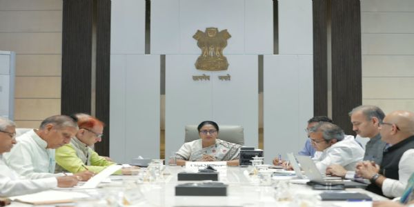 मुख्यमंत्री ने कॉलोनियों और बड़े बाजार में रात्रिकालीन सफाई के दिए निर्देश