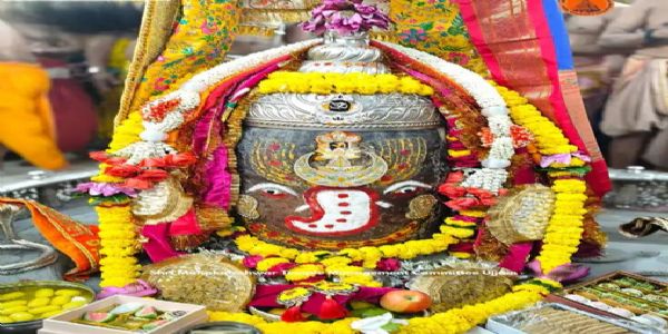 उज्जैन: गणेश स्वरूप में सजे बाबा महाकाल, भांग, चंदन, सिंदूर और रजत आभूषणों से किया दिव्य श्रृंगार