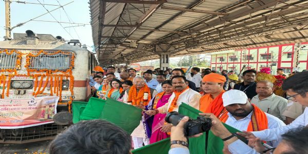 बिलासपुर संभाग के 850 श्रद्धालु विशेष ट्रेन से अयोध्या धाम रवाना
