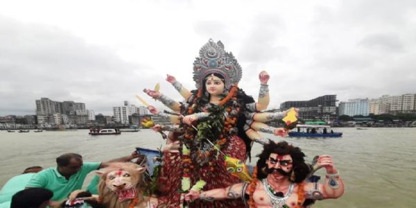 बांग्लादेश में 33,165 दुर्गा मंडपों में मनाई महानवमी, मूर्ति विसर्जन आज