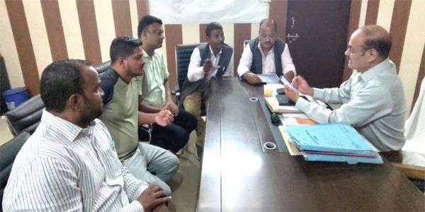 ई-कार्ट के लिए निगम की भूमि निशुल्क देने पर कांग्रेस पार्षदों का हंगामा