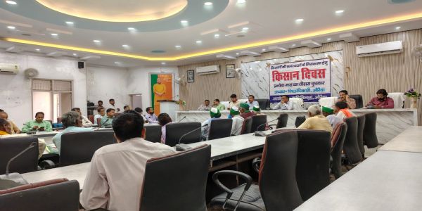 किसानों की फार्मर आईडी बनाने का लक्ष्य जल्द पूरा करें : सीडीओ