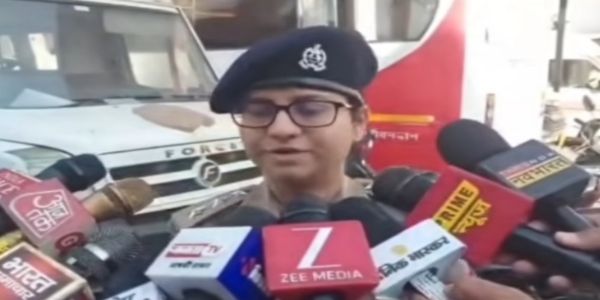 बधाई मांगने के क्षेत्र को लेकर किन्नरों के दो गुट भिड़े, थाने में फिनायल पीने का प्रयास