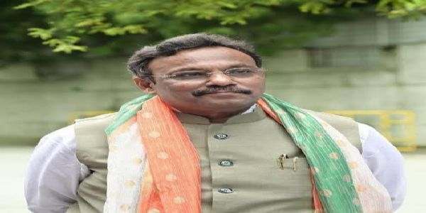 विनोद तावड़े (फाइल फोटो) विनोद तावड़े (फाइल फोटो)
