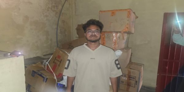 जांजगीर-चांपा में अवैध पटाखों के भंडारण पर पुलिस की बड़ी कार्रवाई, 4.50 लाख के 160 किलो पटाखे जब्त