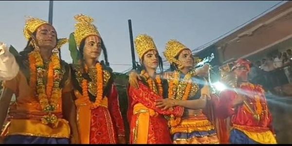 अज़ान की सदा और जय श्रीराम के उद्घोष के बीच हुआ भरत मिलाप, शाही कटरा बना भाईचारे की मिसाल