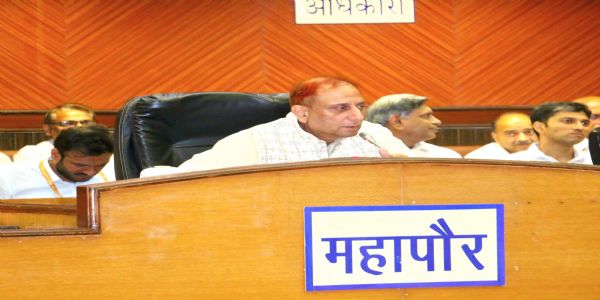 एमसीडी सदन में हंगामे पर महापौर प्रवेश वाही ने आआपा पार्षदों की निंदा की