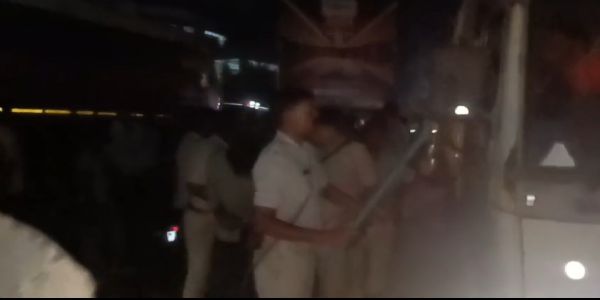 विसर्जन के दौरान आतिशबाजी को लेकर भिड़े पूजा कमेटी के दो गुट, दो युवक घायल