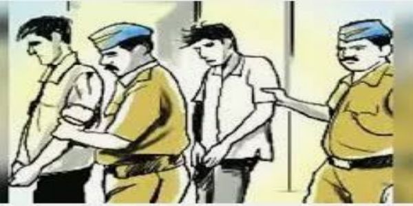 युवक पर चाकू से हमला करने वाले दो आरोपित गिरफ्तार