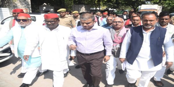 प्रयागराज : समाजवादी पार्टी ने की निष्पक्ष चुनाव कराने की मांग, सौंपा ज्ञापन