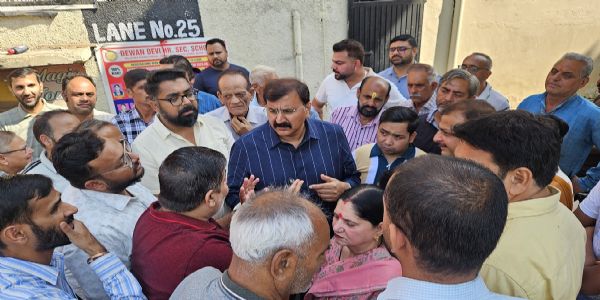 विधायक अरविंद गुप्ता ने जम्मू पश्चिम में 65 लाख रूपये की विकास परियोजनाओं का किया उद्घाटन