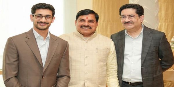मुम्बई में कुमार मंगलम बिरला से मिले मप्र के मुख्यमंत्री, जीआईएस के लिए किया आमंत्रित