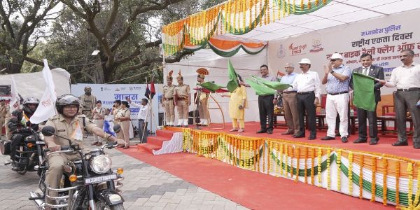 राष्ट्रीय एकता दिवस एवं नशामुक्ति का संदेश लेकर मध्य प्रदेश से रवाना हुआ सात सदस्यीय बाइक दल