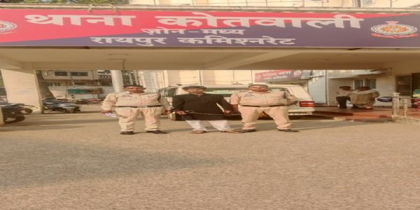 रायपुर : सार्वजनिक स्थान पर तलवार लहराकर लोगों को डराने वाला युवक गिरफ्तार