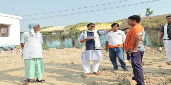 सोनवर्षा उच्च विद्यालय के सौंदर्यीकरण कार्य का मंत्री ईं शैलेंद्र ने किया निरीक्षण, दिए जरूरी निर्देश