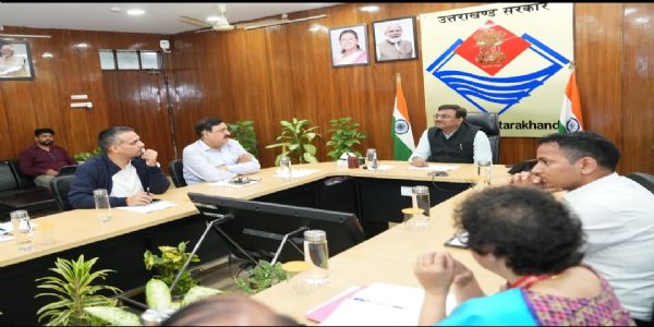 तीन लाख किलोमीटर चल चुकीं 50 एम्बुलेंस तत्काल बदली जाएंगी: मुख्य सचिव