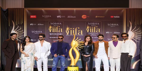 आईफा 2027 के ऐलान के साथ बॉलीवुड सितारों का जलवा, सलमान-करीना और शाहिद ने बढ़ाई रौनक