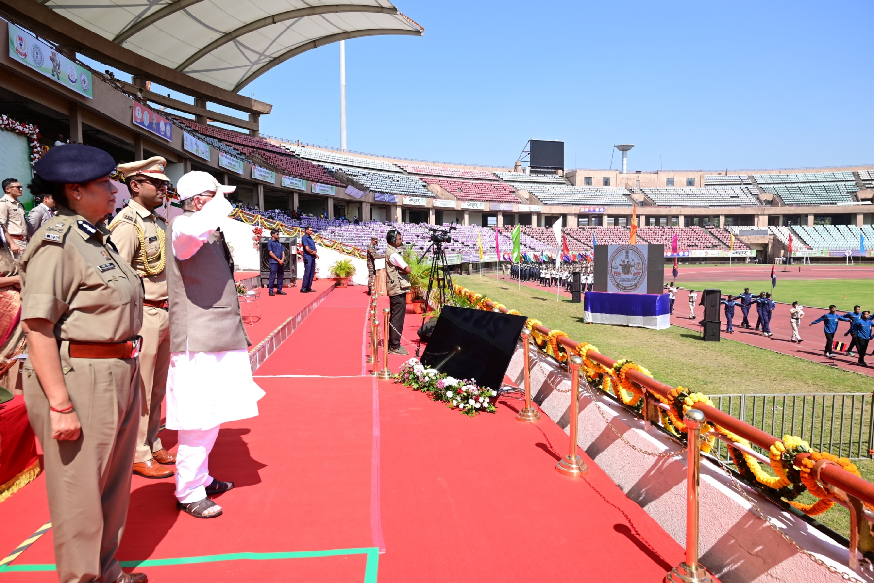 राज्यपाल और खिलाड़ी राज्यपाल और खिलाड़ी