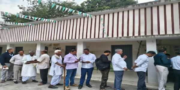 कड़ी सुरक्षा के बीच नवादा में स्नातक व शिक्षक निर्वाचन का मतदान संपन्न
