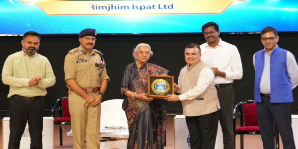 पुलिसकर्मी सुरक्षा के साथ सामाजिक बदलाव के भी वाहक बनें : आनंदीबेन पटेल