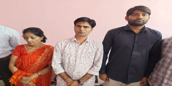 बीएड कॉलेज के निदेशक,व्याख्याता और अध्यापक रिश्वत लेते गिरफ्तार