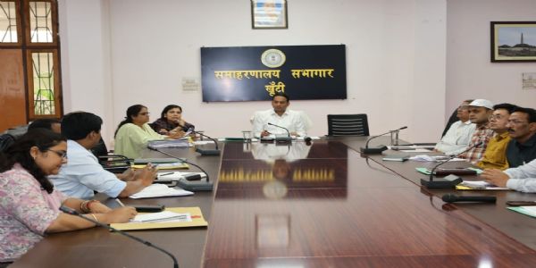 राजस्व मामलों को समय-सीमा में निपटाएं : उपायुक्त