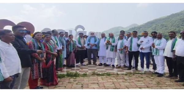 कोटिया पहुंचा बीजद का 16 सदस्यीय प्रतिनिधिमंडल, आंध्र प्रदेश के पंचायत चुनाव का किया विरोध