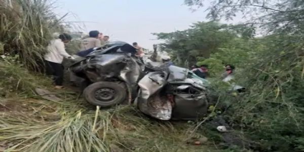 राजस्थान : खाटूश्याम के दर्शन कर लौटने के दाैरान कार खाई में पलटी, चार दोस्तों की मौत व दो गंभीर