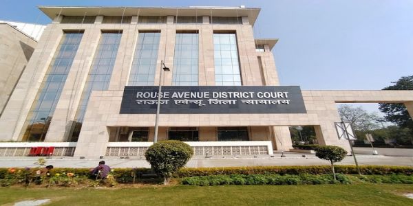 कोर्ट ने छह यूक्रेनी नागरिकों को 24 फरवरी तक विदेश में रहने की अनुमति दी