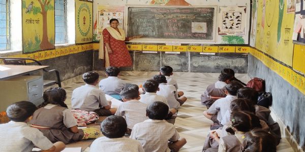 सूरजपुर में 49 हजार बच्चों ने एक साथ सीखा ‘सतर्क’, शब्दबीज नवाचार को मिला नया विस्तार