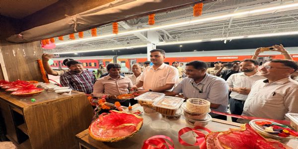 कटिहार रेलवे स्टेशन पर ‘मखाना जंक्शन’ का शुभारंभ, स्थानीय किसानों को मिलेगा बड़ा बाजार