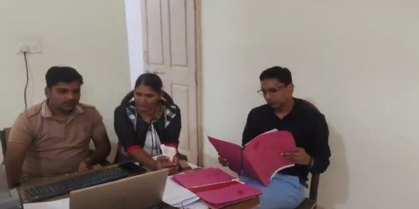 कटनी नगर निगम में 20 हजार की रिश्वत लेते लिपिक गिरफ्तार