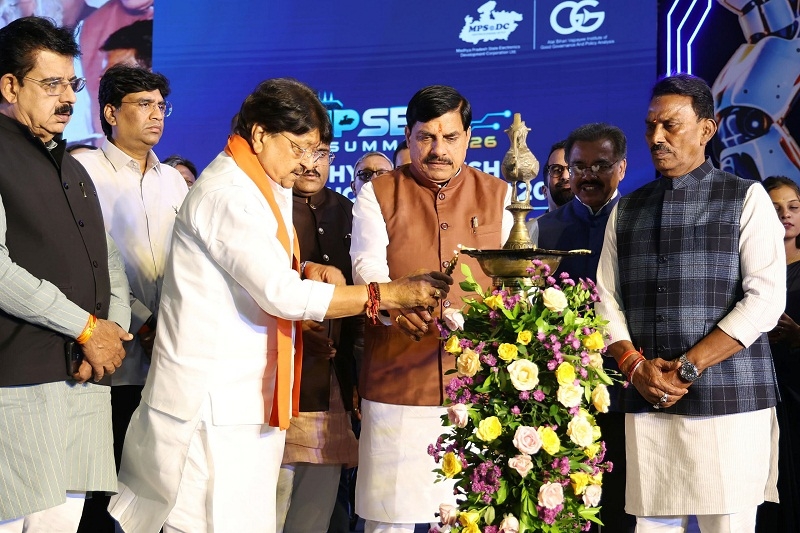 मप्र सेमीकंडक्टर समिट-2026 का शुभारंभ करते हुए मुख्यमंत्री मप्र सेमीकंडक्टर समिट-2026 का शुभारंभ करते हुए मुख्यमंत्री