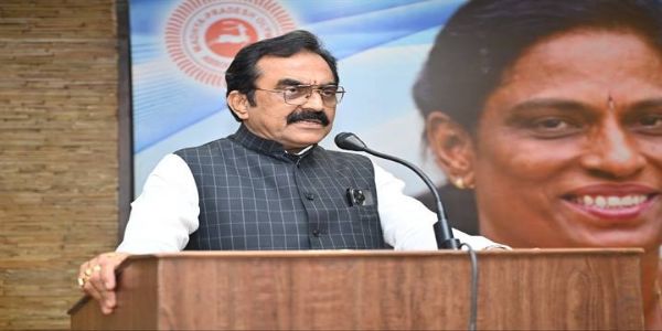 पीटी उषा के स्वागत कार्यक्रम को संबोधित करते हुए मंत्री राकेश सिंह पीटी उषा के स्वागत कार्यक्रम को संबोधित करते हुए मंत्री राकेश सिंह
