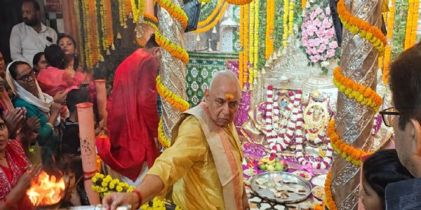 प्रयागराज : मां कल्याणी ने स्वर्ण ढेड़िया धारण कर भक्तों को दिए दिव्य दर्शन