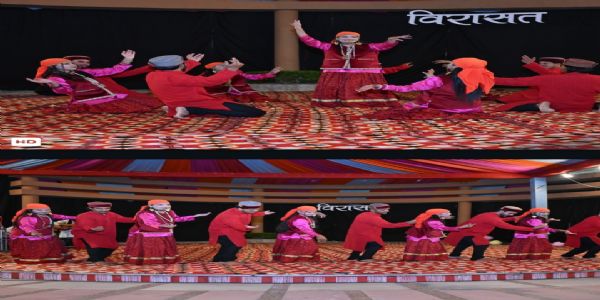 विरासत महोत्सव में जौनसारी लोकनृत्य, सरोद वादन और जसबीर जस्सी की प्रस्तुति ने बांधा समां