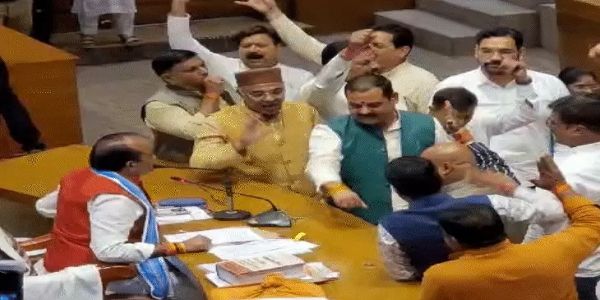 भोपाल निगम परिषद की बैठक आज, होर्डिंग्स से लेकर पुराने प्रस्तावों तक उठेंगे सवाल, हंगामे के आसार