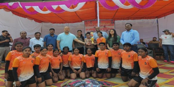राज्य स्तरीय जूनियर बालिका कबड्डी प्रतियोगिता में आगरा छात्रावास की टीम बनीं चैंपियन