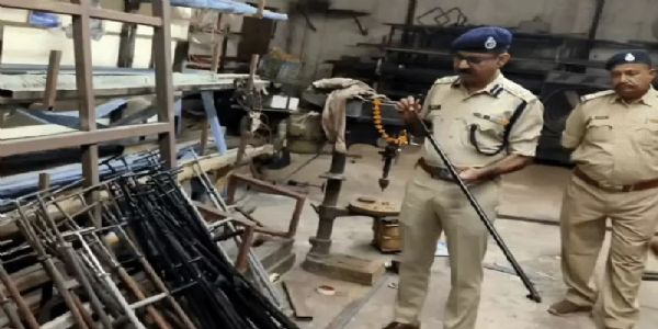 मप्रः ग्वालियर में पकड़ाई कार्बाइड गन फैक्ट्री, 66 गन और पोटाश के 5 पैकेट बरामद