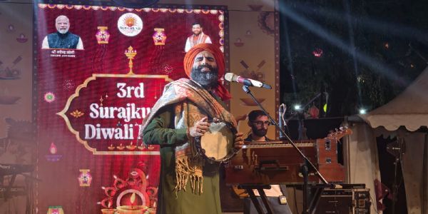 फरीदाबाद : कंवर ग्रेवाल की शानदार प्रस्तुति ने मेले की शाम को बनाया यादगार