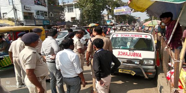 सदर अस्पताल के बाहर खड़े निजी एम्बुलेंस के विरुद्ध छापेमारी, दो निजी एम्बुलेंस जब्त
