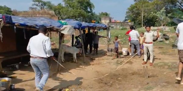 अतिक्रमण पर प्रशासन का एक्शन, रांगाटांड़ से पांडरपाला तक खटालों और अवैध झोपड़ियों की नापी
