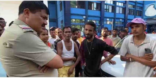 जलपाईगुड़ी मेडिकल कॉलेज में प्रसूता के पति से मारपीट का आरोप, अस्पताल परिसर में हंगामा