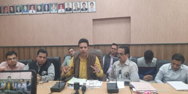 टांडा मेडिकल कॉलेज में हर साल 6 लाख मरीज करवाते हैं उपचार, कॉलेज को लेकर ना हो राजनीति : बाली