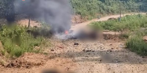 अलूरी में विस्फोट के बाद मौके पर उठता धुआं अलूरी में विस्फोट के बाद मौके पर उठता धुआं